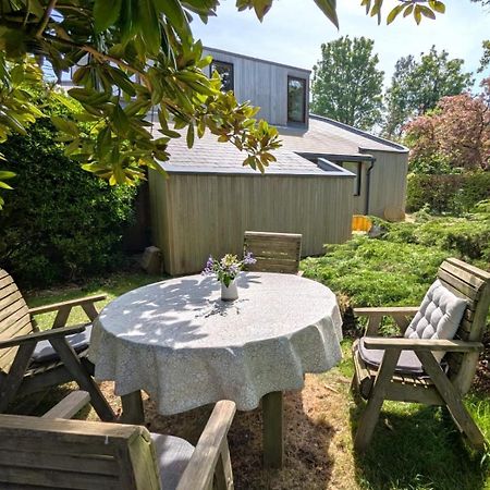 Unique & Rural Child Friendly Annexe With Large Gardens, Games & Tennis Court - Chichester Holiday Properties Esterno foto