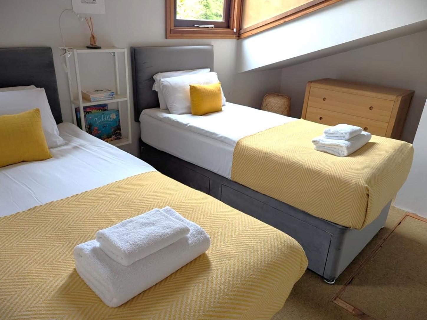Unique & Rural Child Friendly Annexe With Large Gardens, Games & Tennis Court - Chichester Holiday Properties Esterno foto