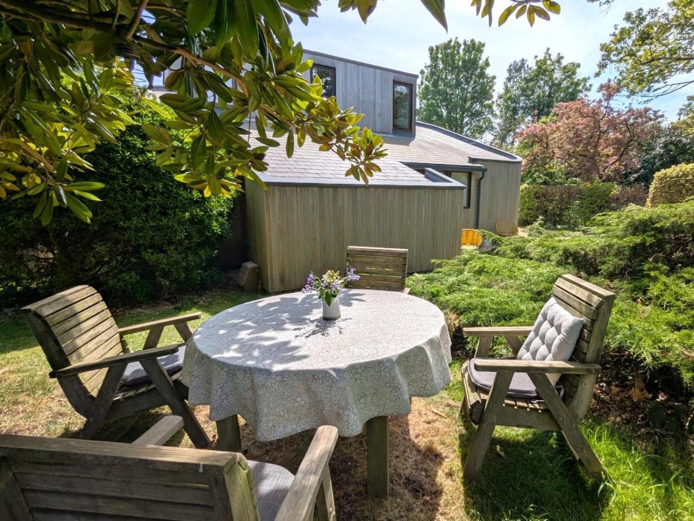 Unique & Rural Child Friendly Annexe With Large Gardens, Games & Tennis Court - Chichester Holiday Properties Esterno foto